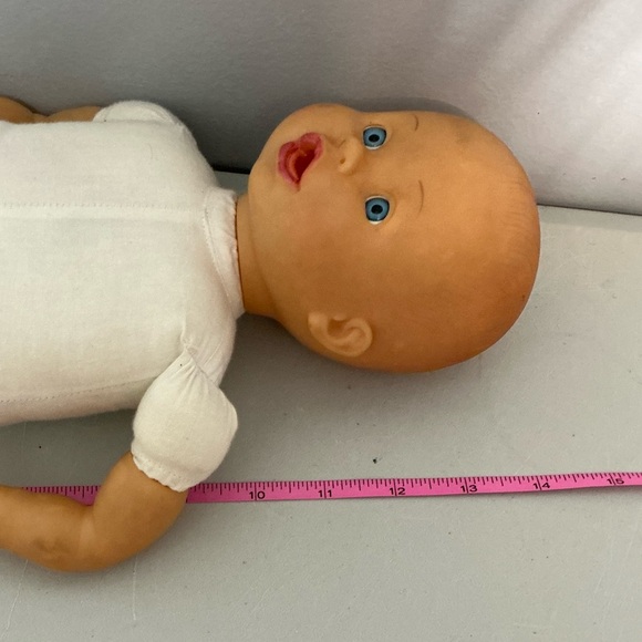 2 Adorable Baby Dolls with a bag full of Colorful clothes - Picture 3 of 3